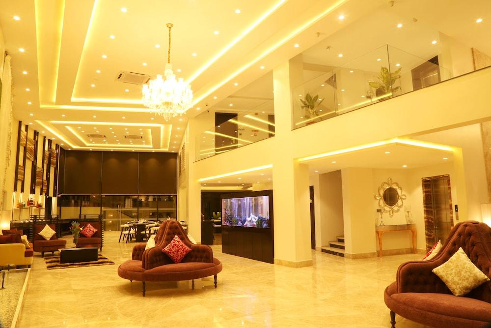 Отель The Flora Grand, Vasco, Goa Васко-да-Гама Экстерьер фото