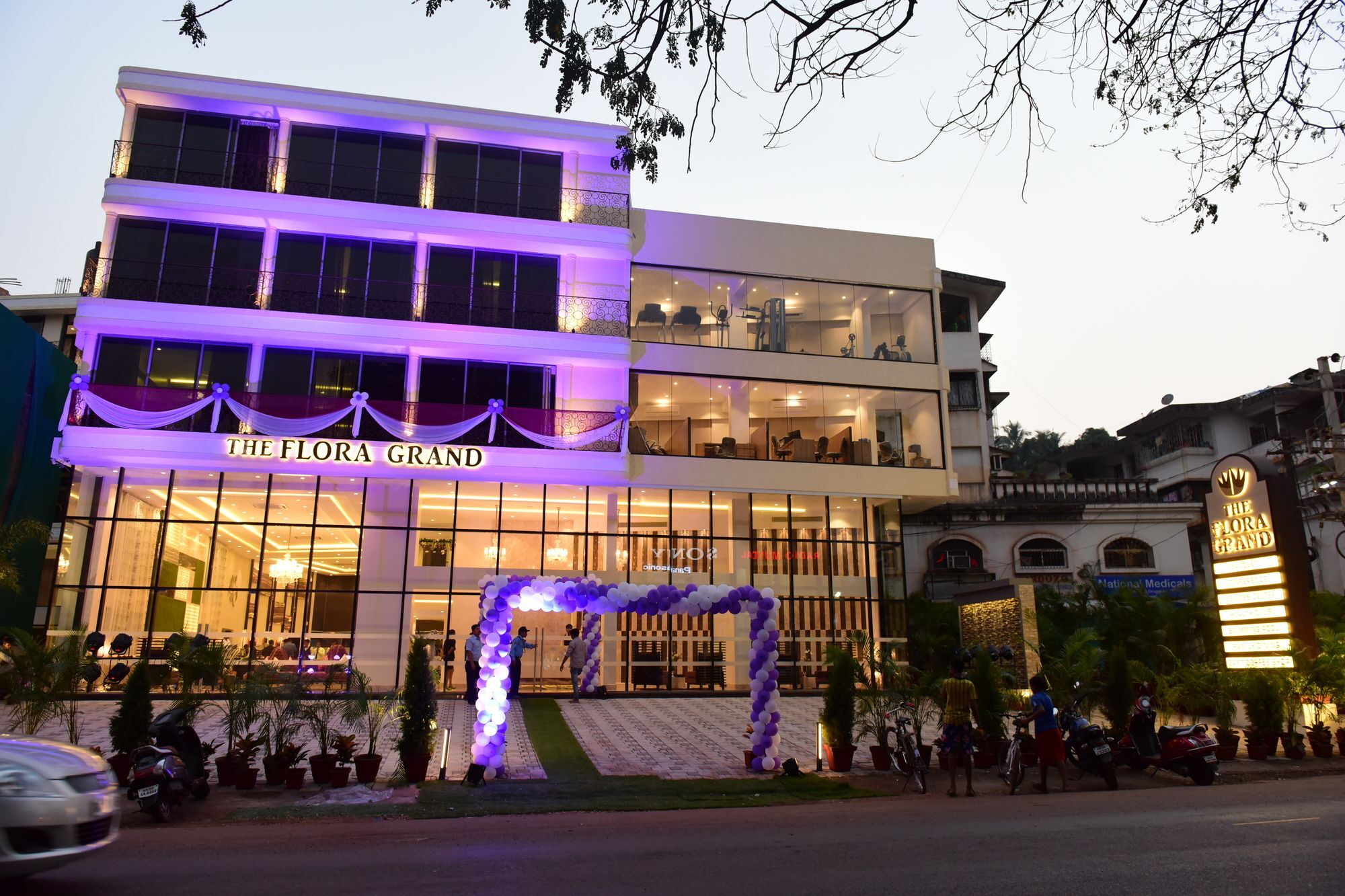 Отель The Flora Grand, Vasco, Goa Васко-да-Гама Экстерьер фото